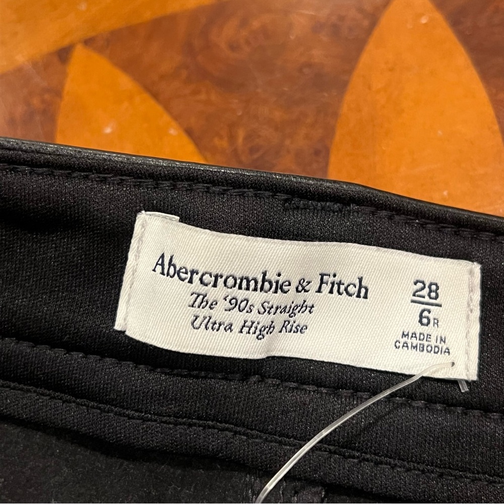 NEW Abercrombie & Fitch The 90s Straight Ultra High Rise Faux Leather Pant 28/6 - Picture 6 of 16